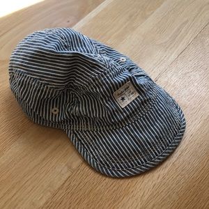 GAP Accessories - Gap hat 18-24 months GAP Accessories - Gap hat 18-24 months